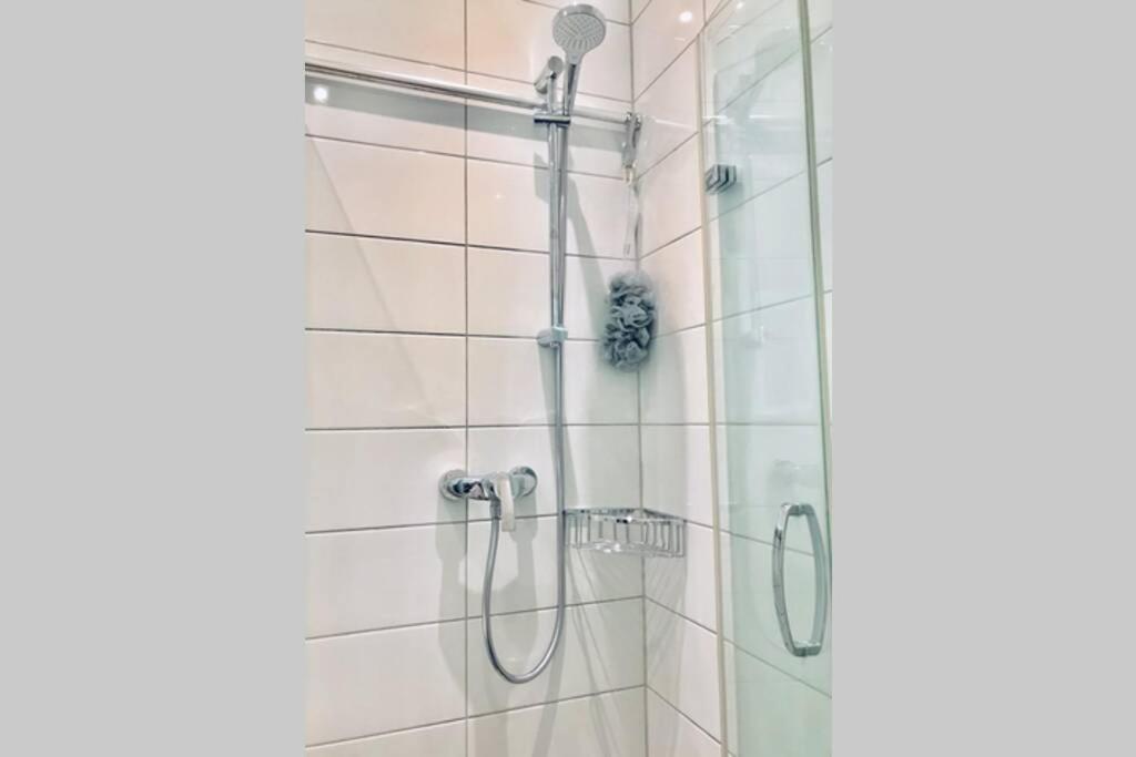 Home In The Heart Of Mannheim, Free Parking, Netflix, Fast Wifi Bagian luar foto